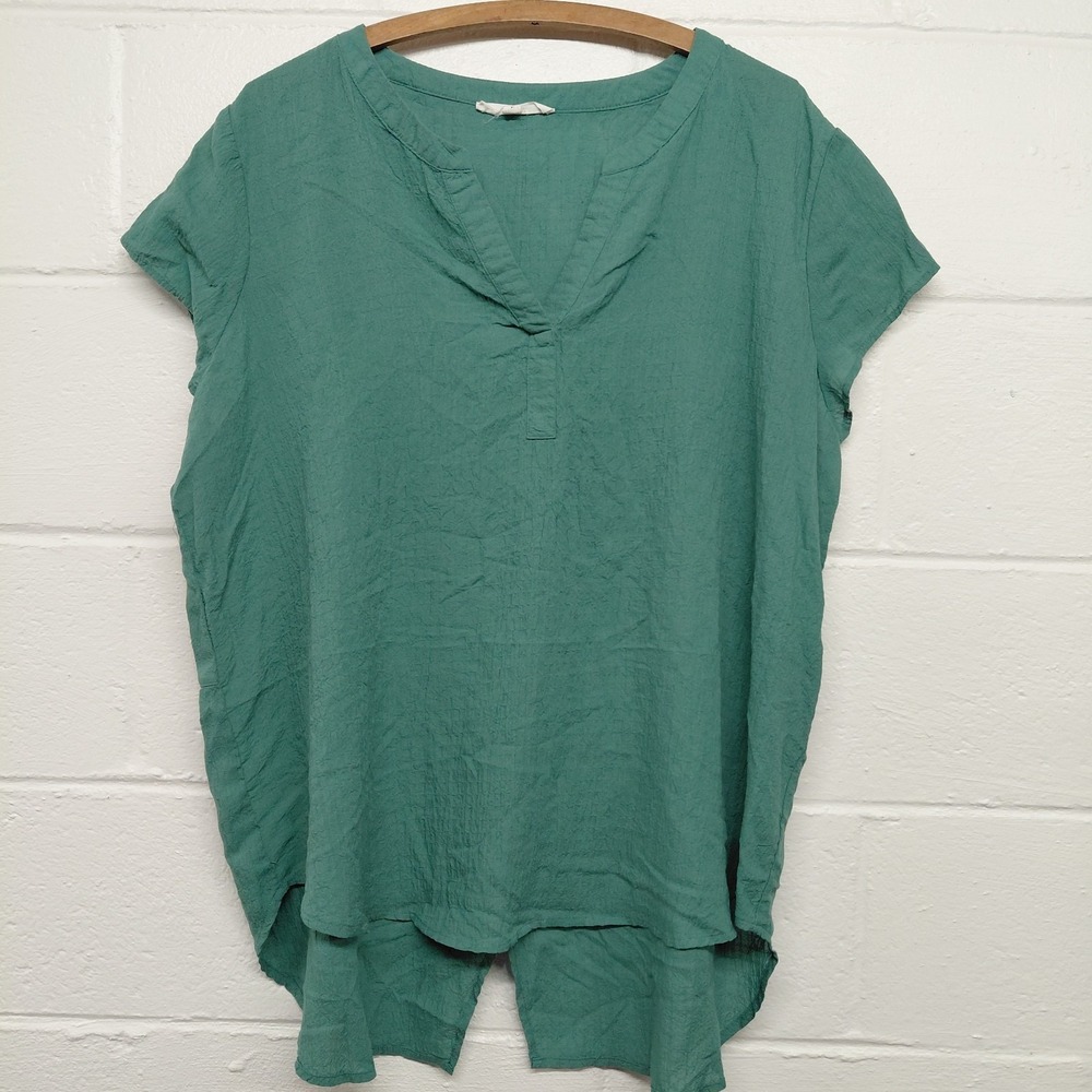 Jane And Delancey Drop Tail Green Textured Womens Top Size XL V-neck Lightweight